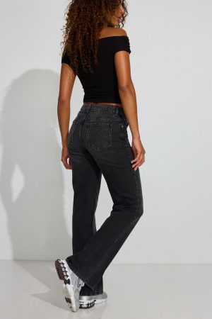 ’90s Straight Jean