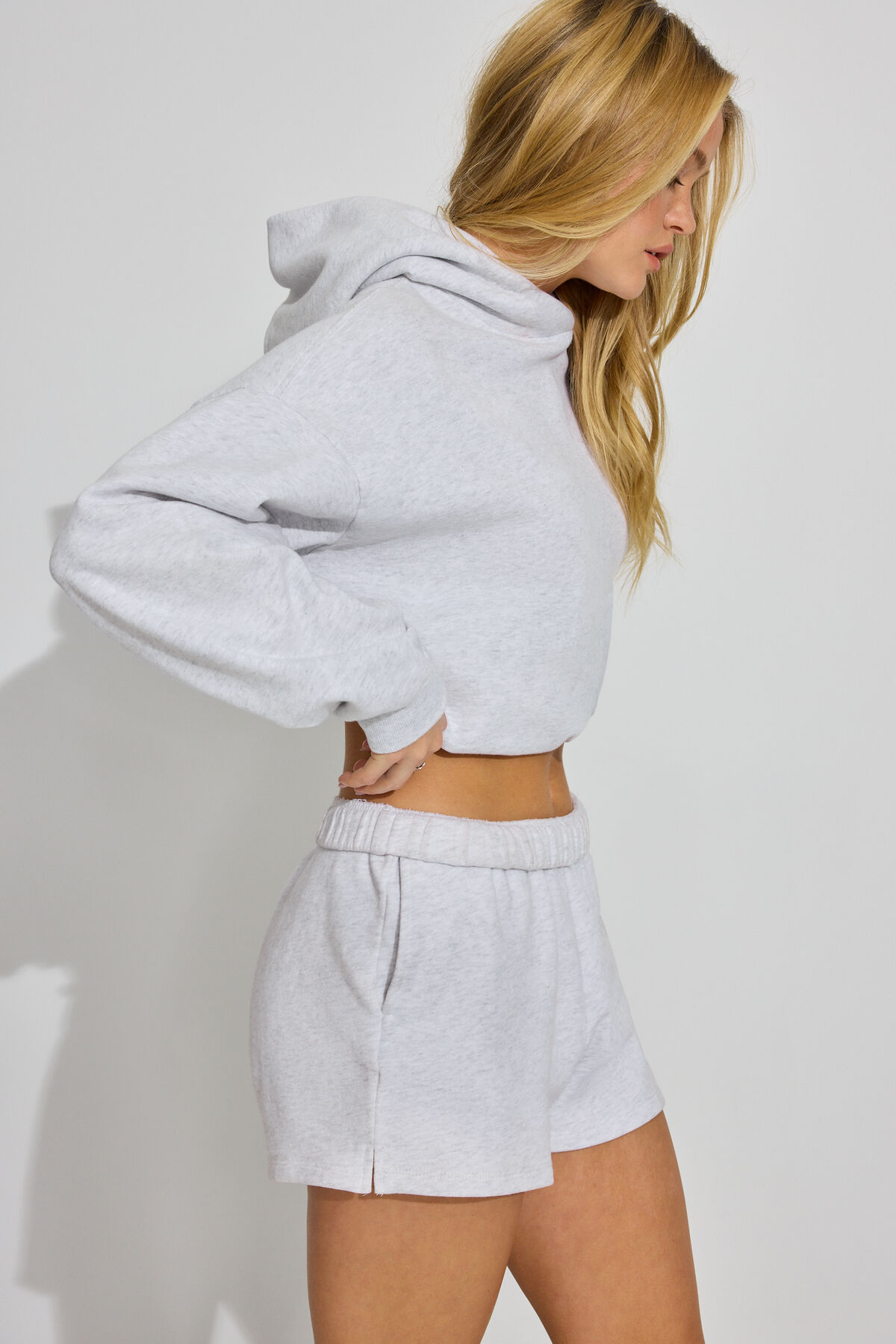 100084371_18X_alt2_1920x2880-1