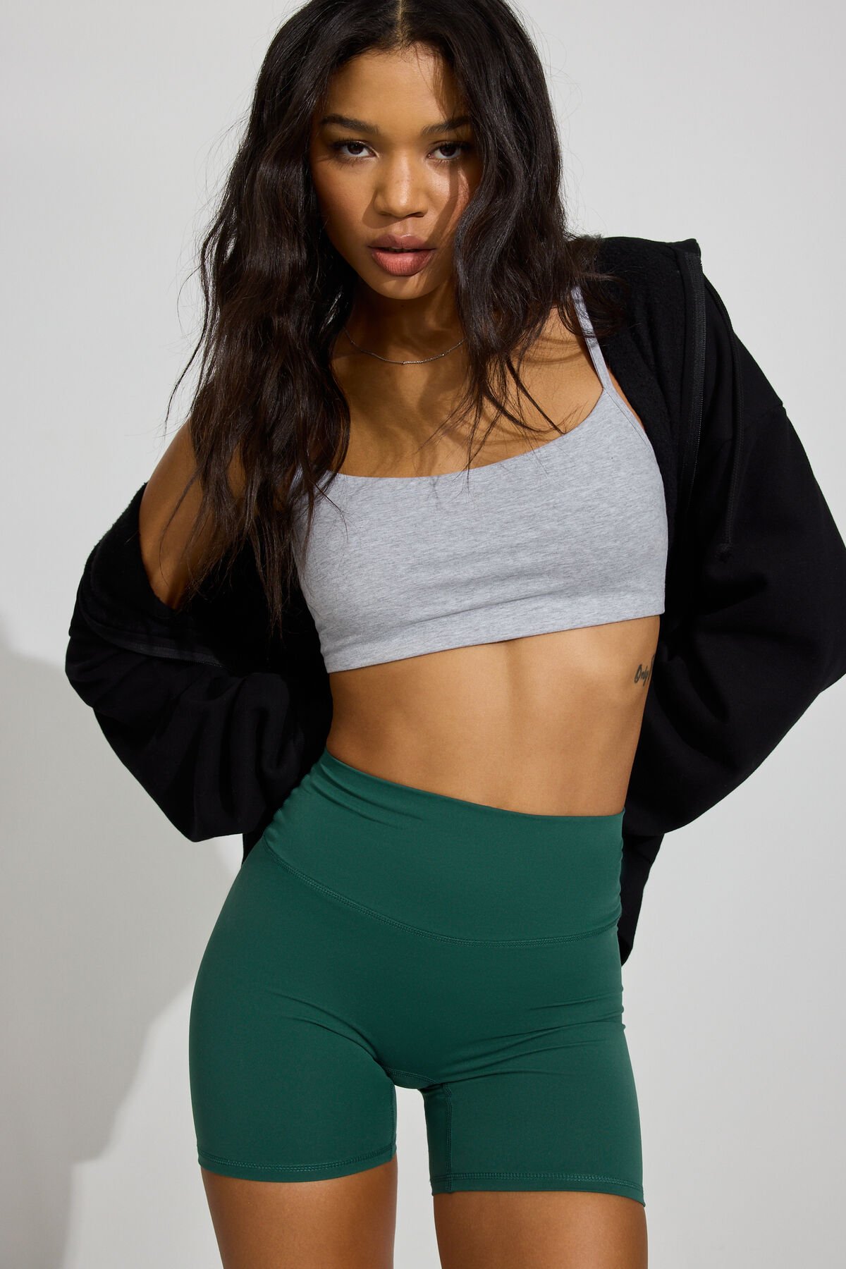 100090152_7N6_1920x2880