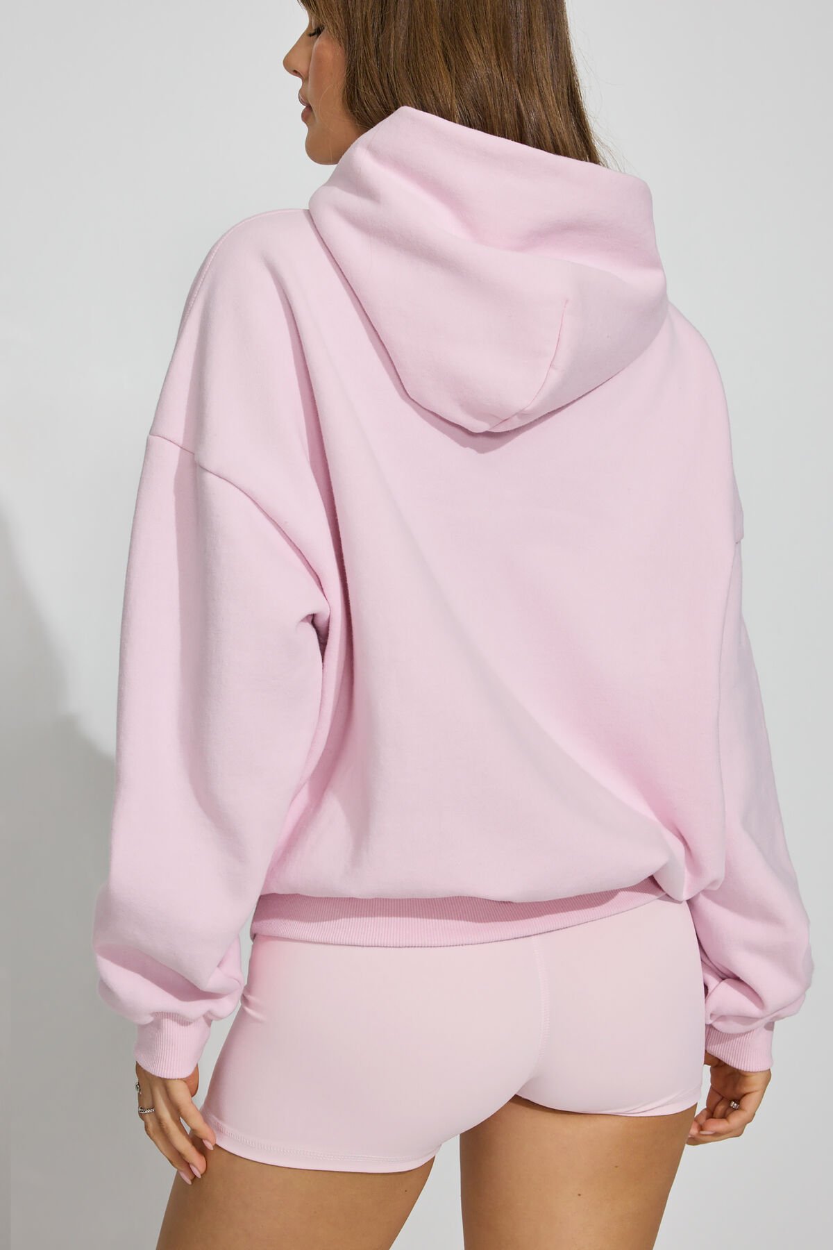 100092201_01K_alt5_1920x2880-2