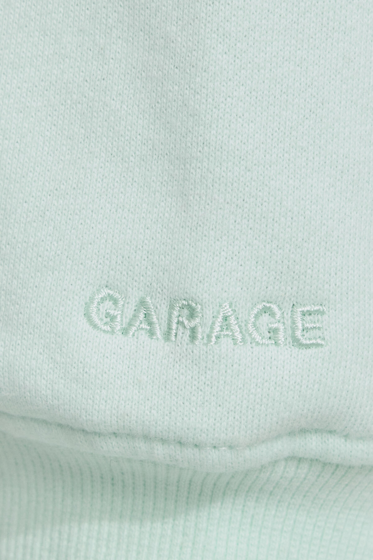 100092201_8GL_alt3_1920x2880-2