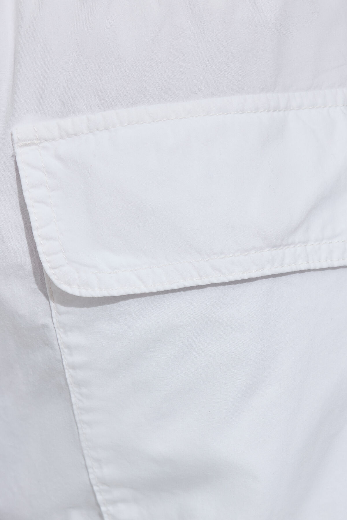 100093219_04N_alt6_1920x2880