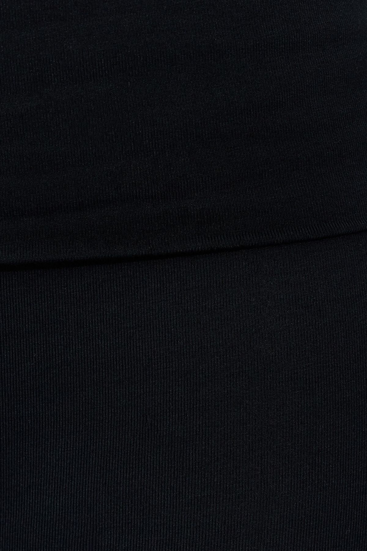 100093589_06V_alt4_1920x2880-9