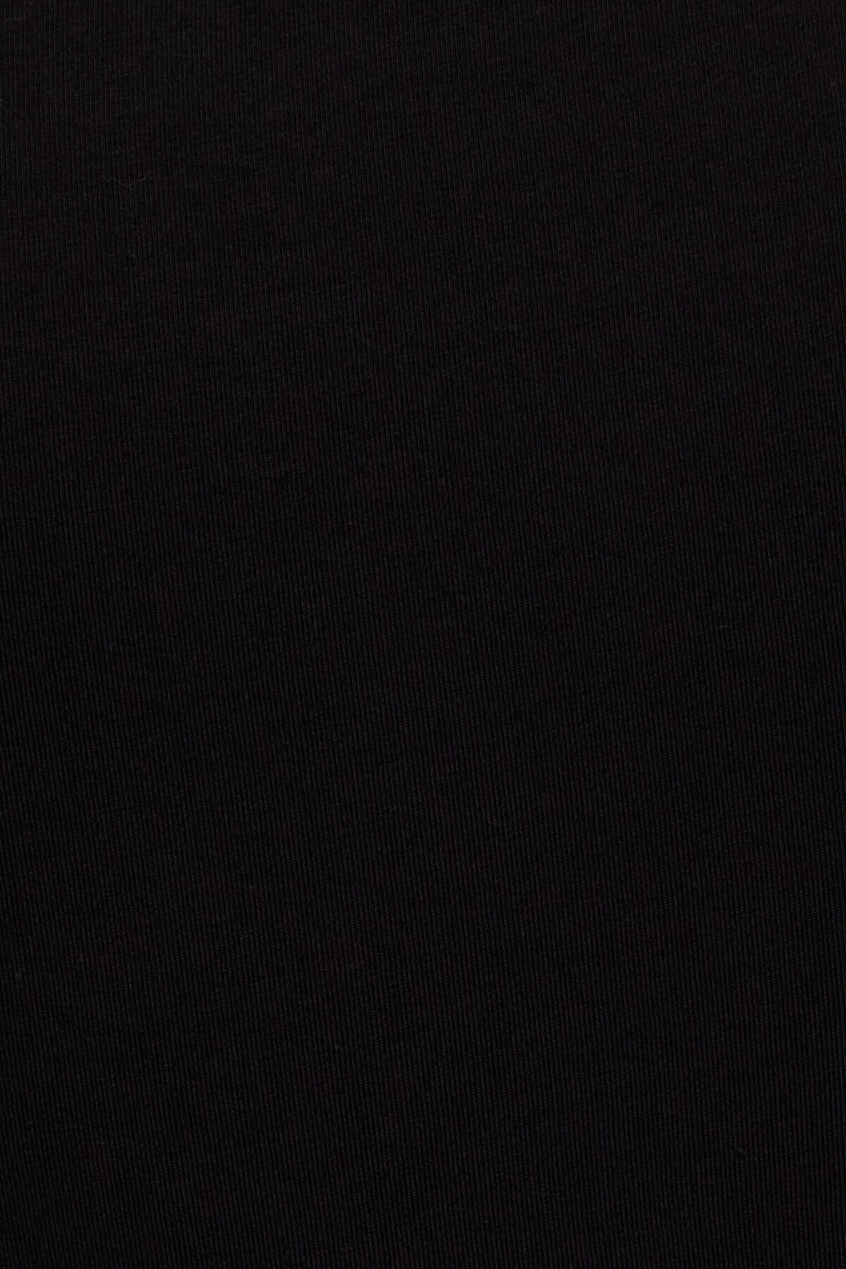 100096021_06V_alt3_1920x2880-1