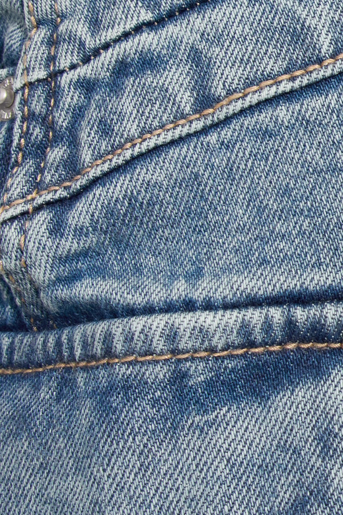 100097402_07I_alt4_1920x2880