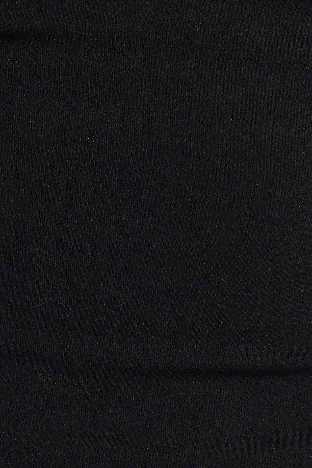 100097817_06V_alt3_1920x2880-1