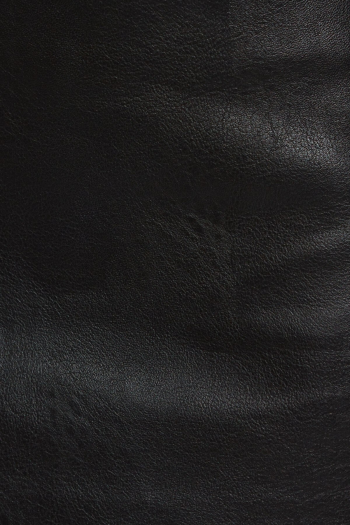 100098908_06V_alt4_1920x2880