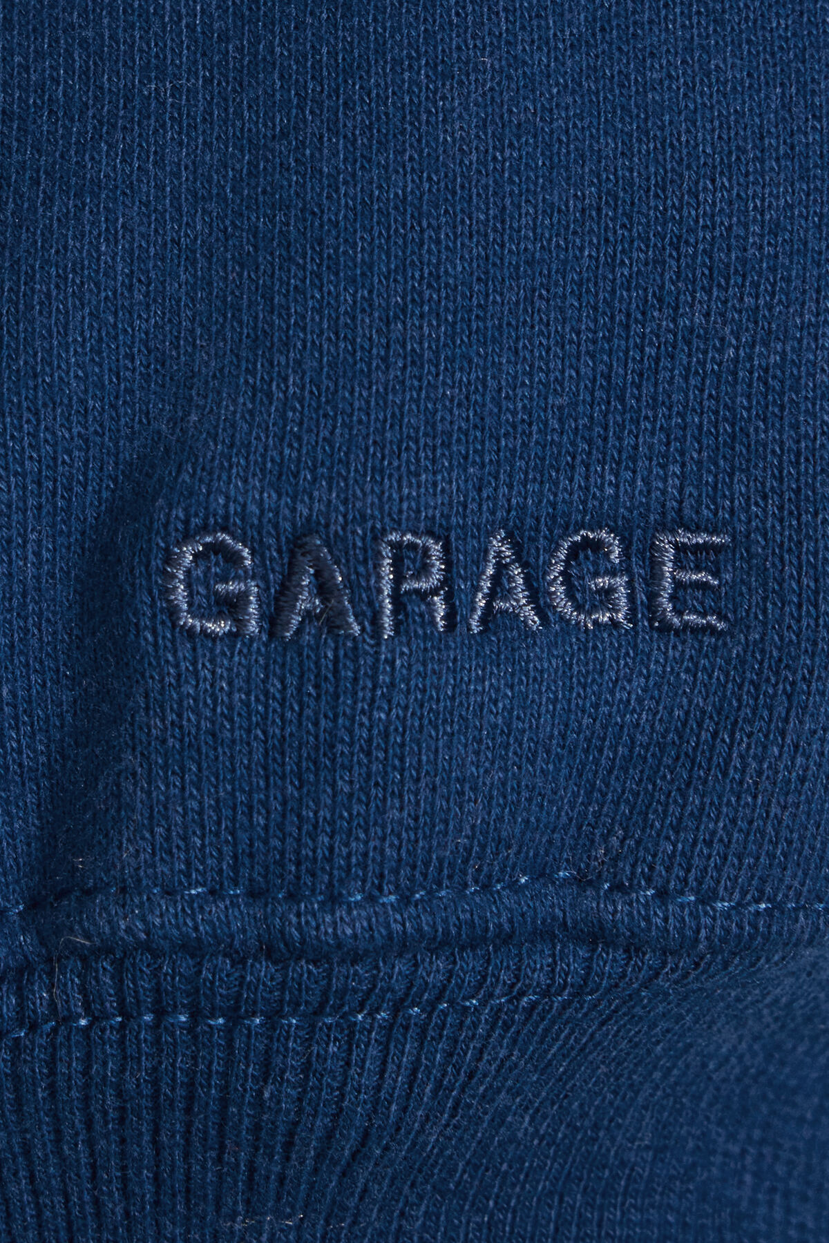 100099313_8H5_alt4_1920x2880