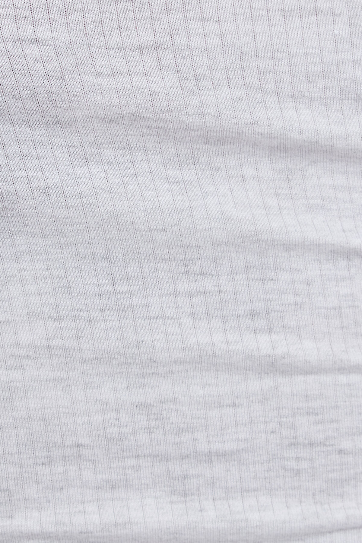 100099749_18X_alt4_1920x2880-3