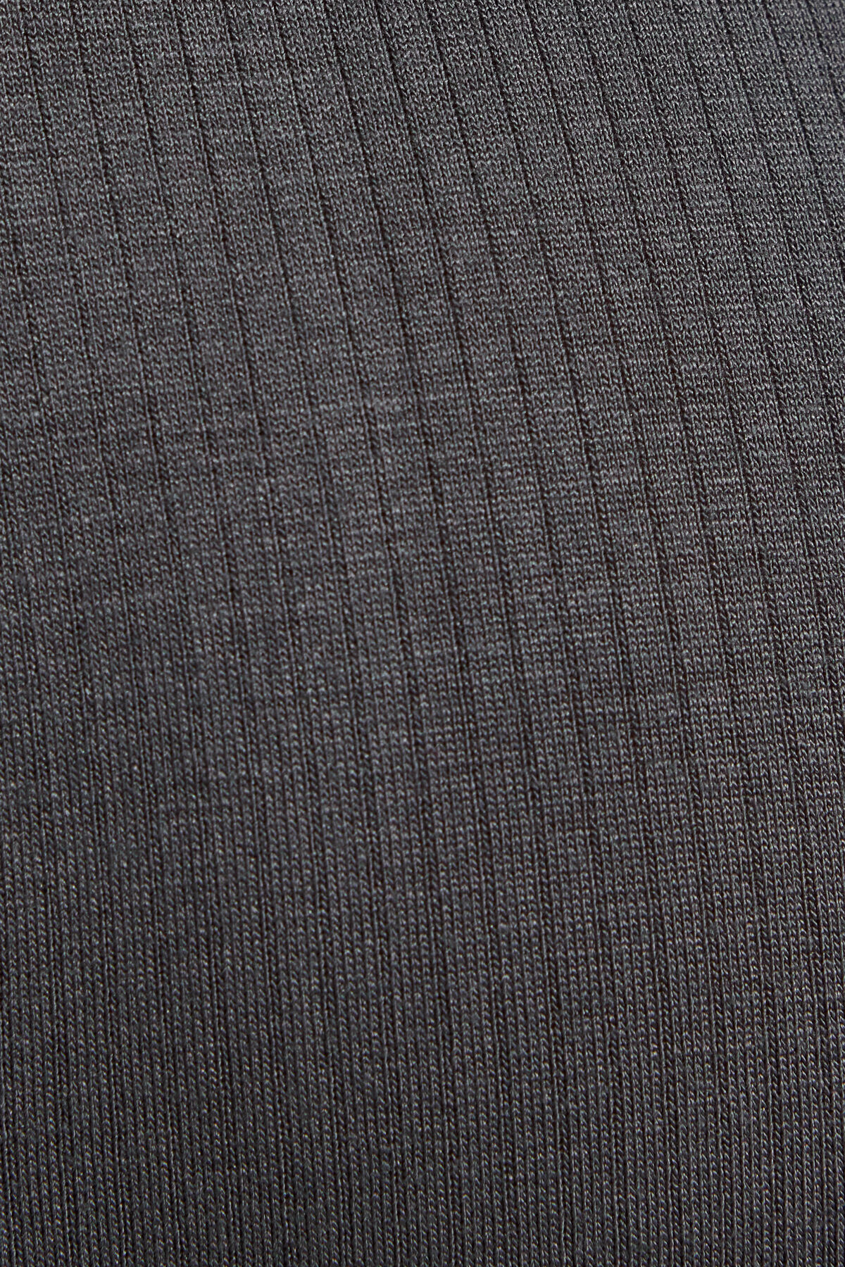 100099888_8D1_alt4_1920x2880