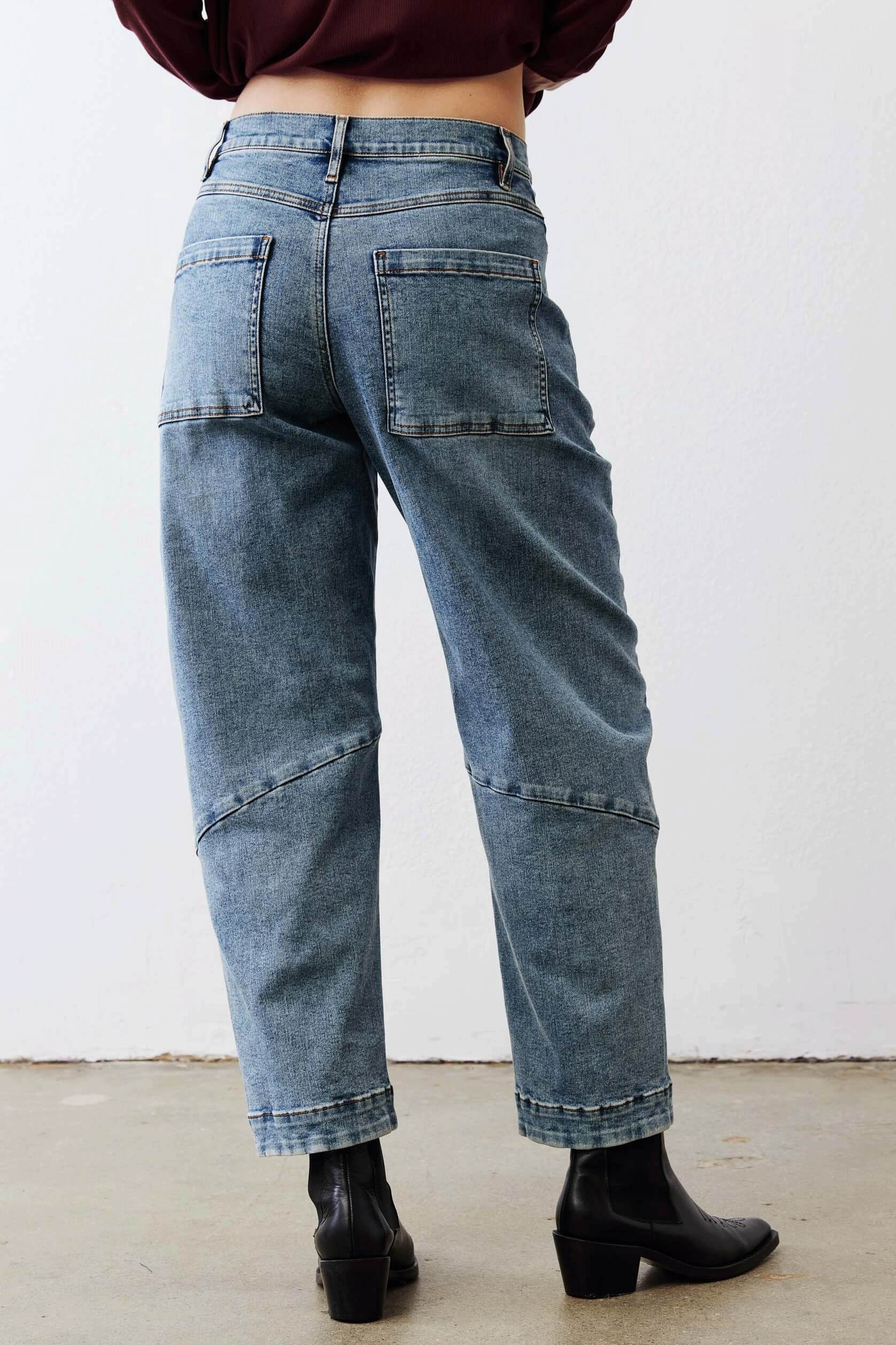 slouchyjeans-1_1.jpg